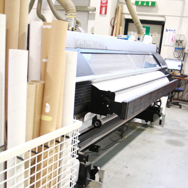 https://www.allestimentipagetta.it/wp-content/uploads/2021/03/stampa-grafica-stand-padova-640x641.jpg